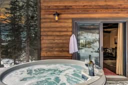 Dakota Sunset Lodge