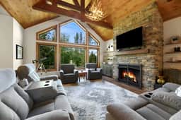 Knotty Hideaway at Powder House Pass