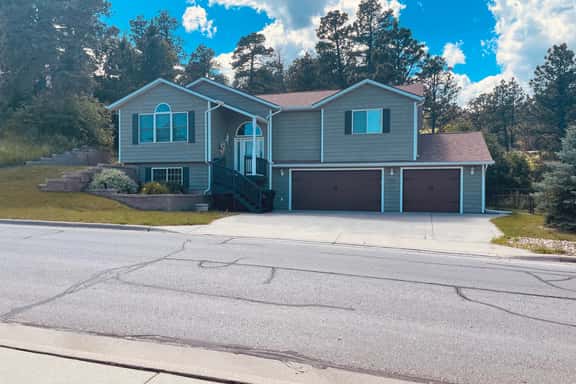 City View  Pines Getaway - Image 1