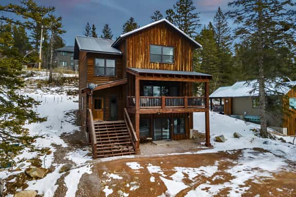 Dakota Sunset Lodge - Image 1