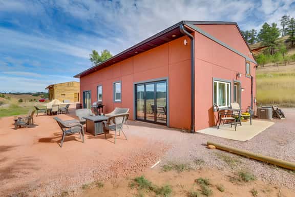 Black Hills Tiny Resort Modern Farm Side - Image 1