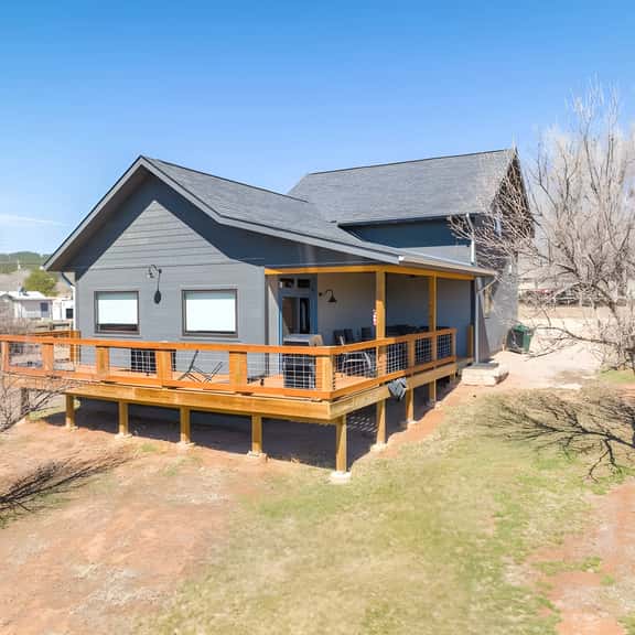 TEN18 Hideaway - Image 1
