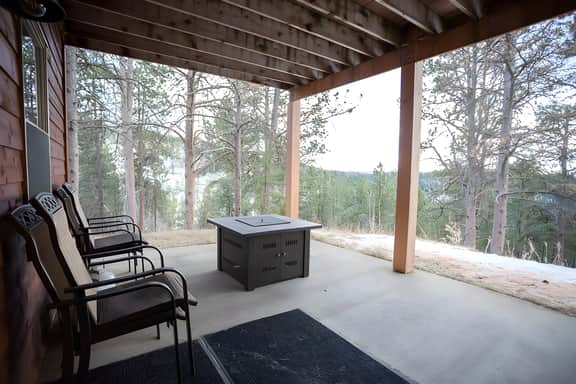 Royal Straight Cabin