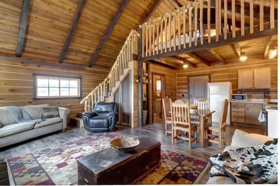 Black Hills Tiny Resort - Cabin