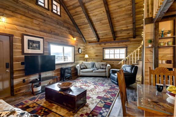 Black Hills Tiny Resort - Cabin