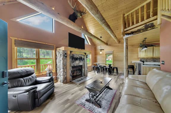 Crooked Creek Lodge