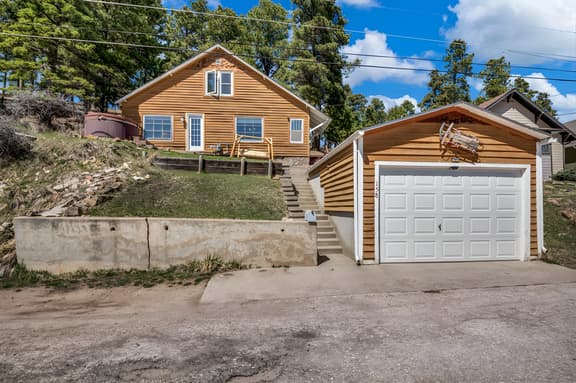 Summit Views Getaway